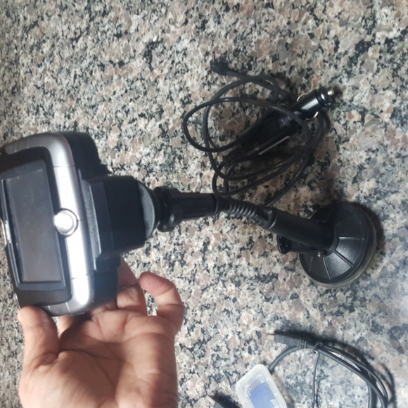 Magellan Roadmate 3000T portable car navigation unit 3.5 in screen bundle - Picture 2 of 4